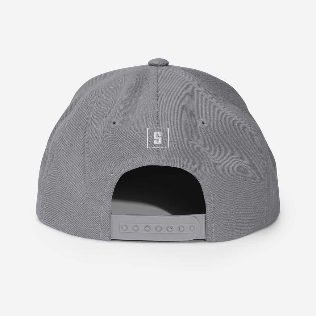 Silver snapback cap with SAN MARINO GREAT SINCE 301 embroidery